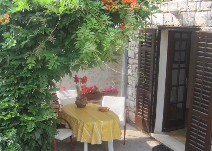 Apartamento Margita By Interhome Supetar