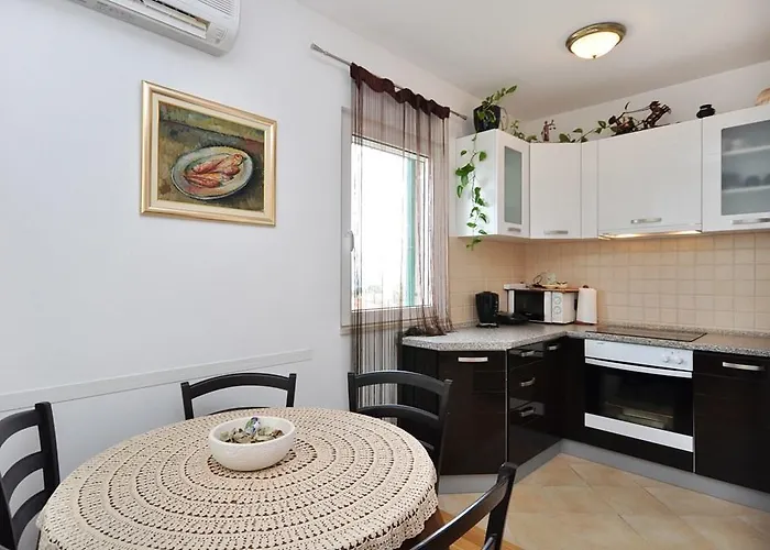 Apartamento Margita By Interhome Supetar