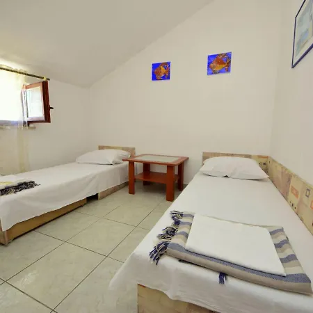 Appartement Margita By Interhome Supetar